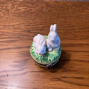 Vintage Bunny Rabbits Trinket Box gift co jewelry ring box